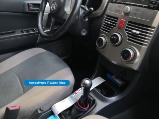 Δερμάτινος Λεβιές Ταχυτήτων για Daihatsu Terios (2008) τοποθέτηση σε αυτοκινήτο πελάτη – Φωτογραφία από Trop.gr