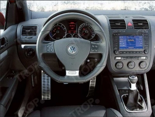 Εικόνα τοποθετημένων πεντάλ σε VW Golf GTI
